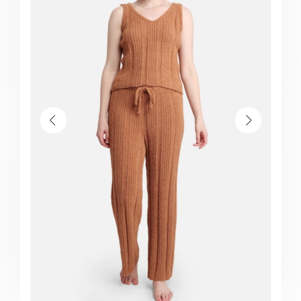NWT COMFYLUXE camel outfit